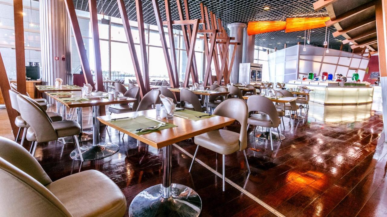 Holiday Inn Binhai Tianjin Buitenkant foto