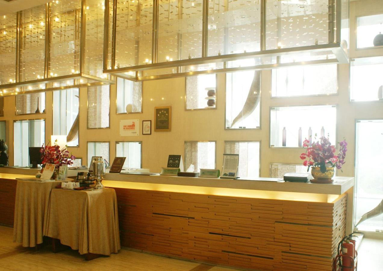 Holiday Inn Binhai Tianjin Buitenkant foto