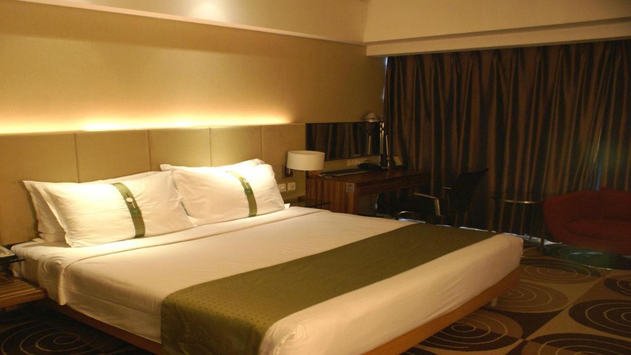 Holiday Inn Binhai Tianjin Buitenkant foto