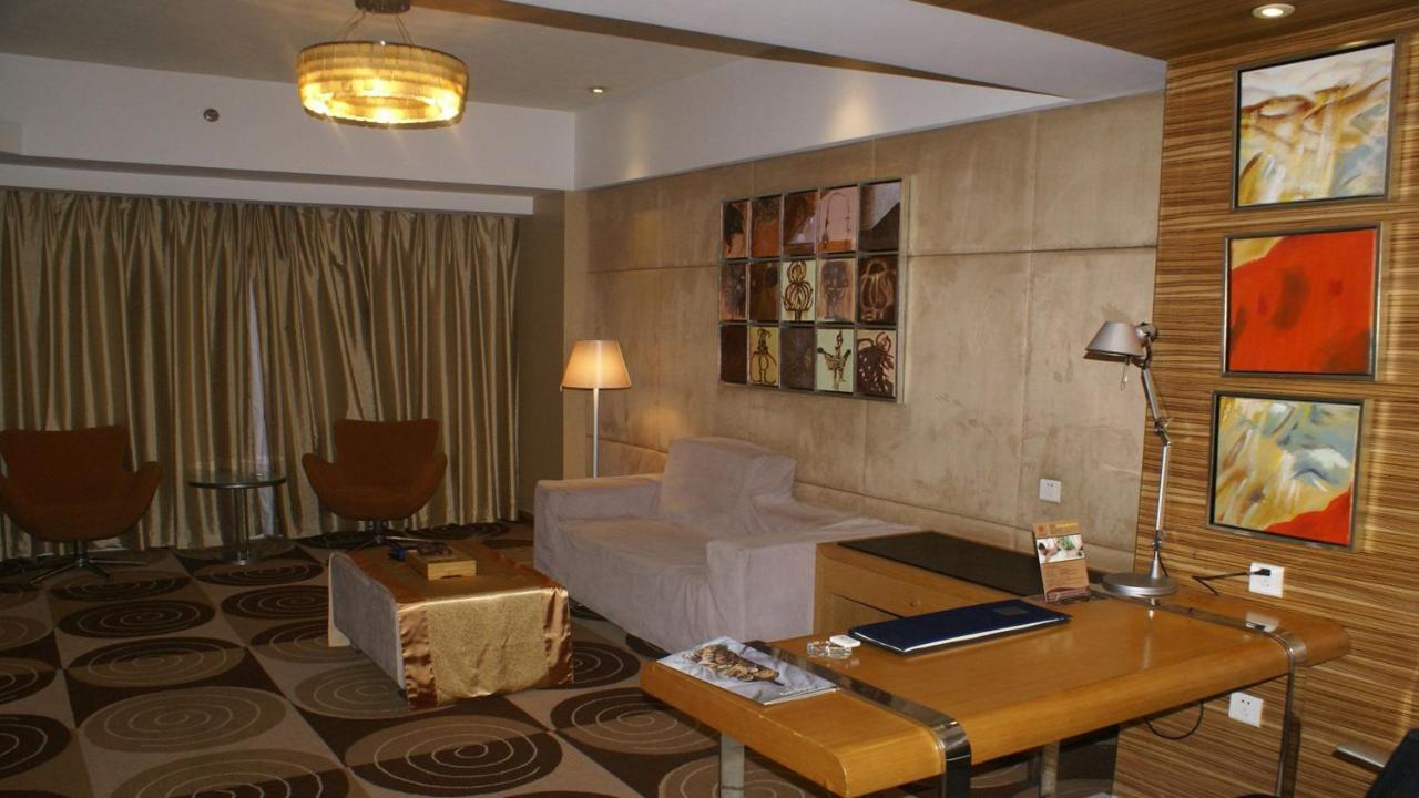 Holiday Inn Binhai Tianjin Buitenkant foto