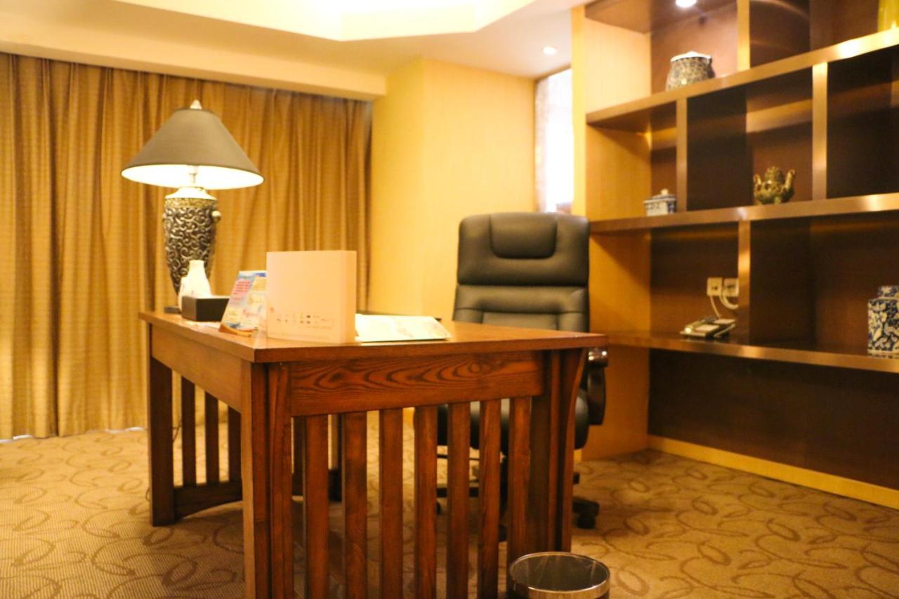 Holiday Inn Binhai Tianjin Buitenkant foto