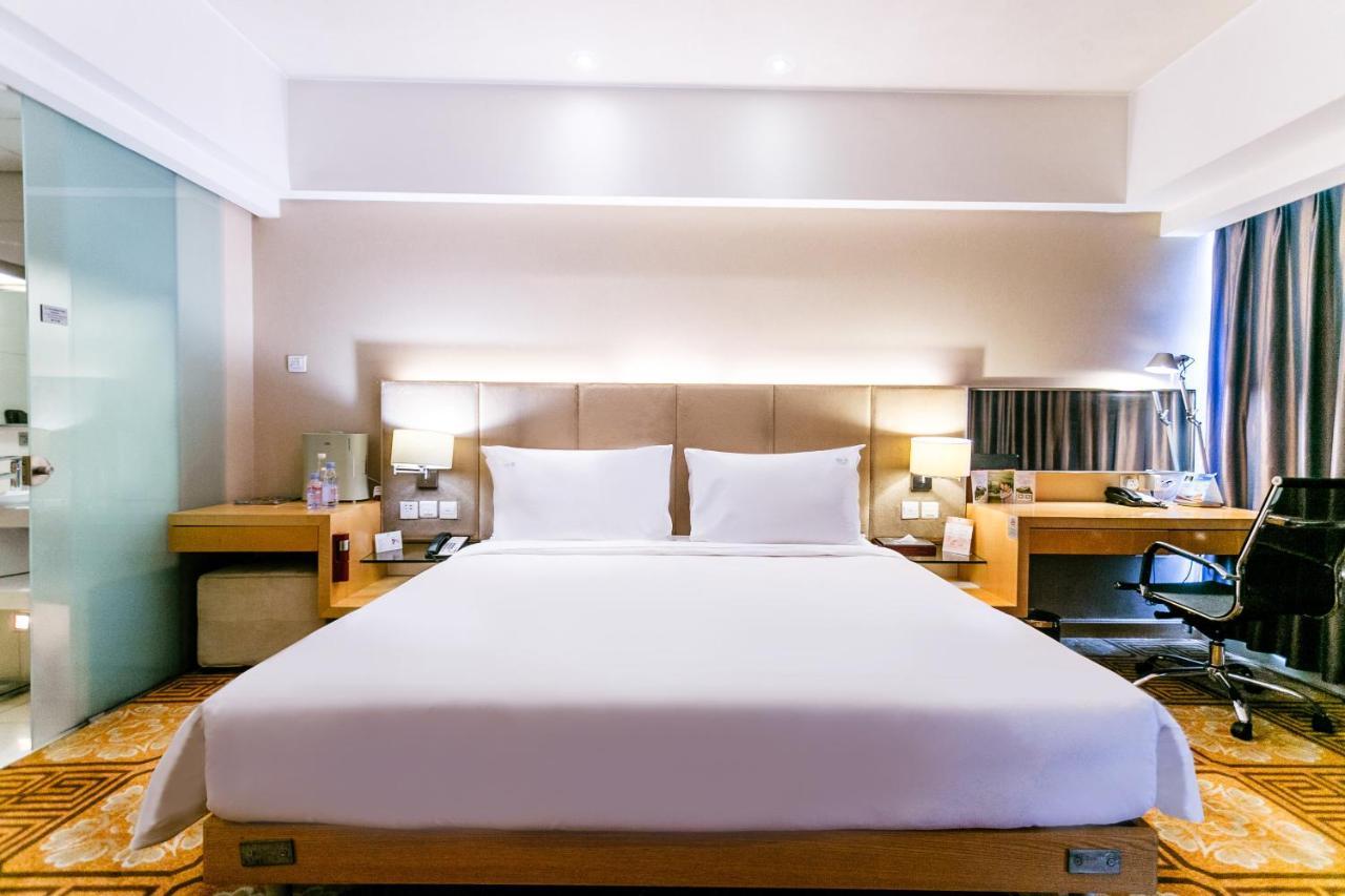 Holiday Inn Binhai Tianjin Buitenkant foto