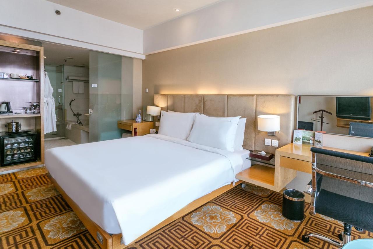 Holiday Inn Binhai Tianjin Buitenkant foto